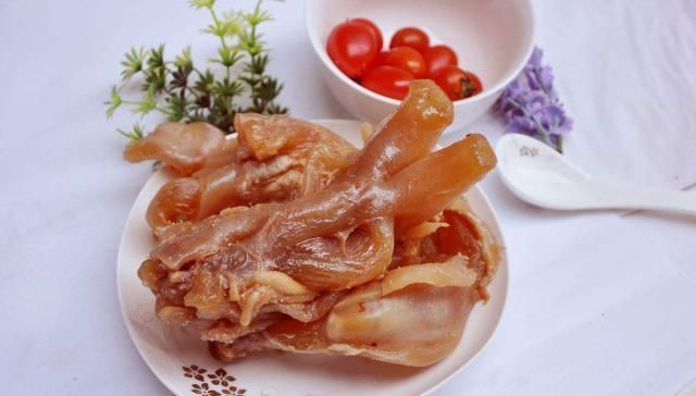 下菜|家常臊子牛筋,吃起来牛筋软糯,汁味浓厚,下酒和下菜都合适