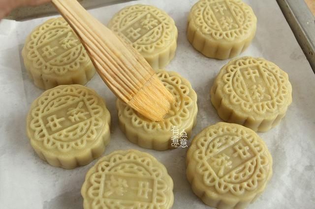 传统节日|商场卖200元的月饼,在家做成本不到50块,甜而不腻,低糖又好吃