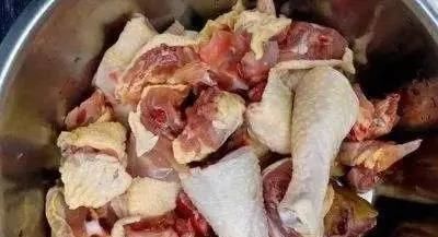 炒鸡|无论炖鲜鸡冻鸡,切记不要焯水,大厨教你一招,肉鲜嫩营养不流失