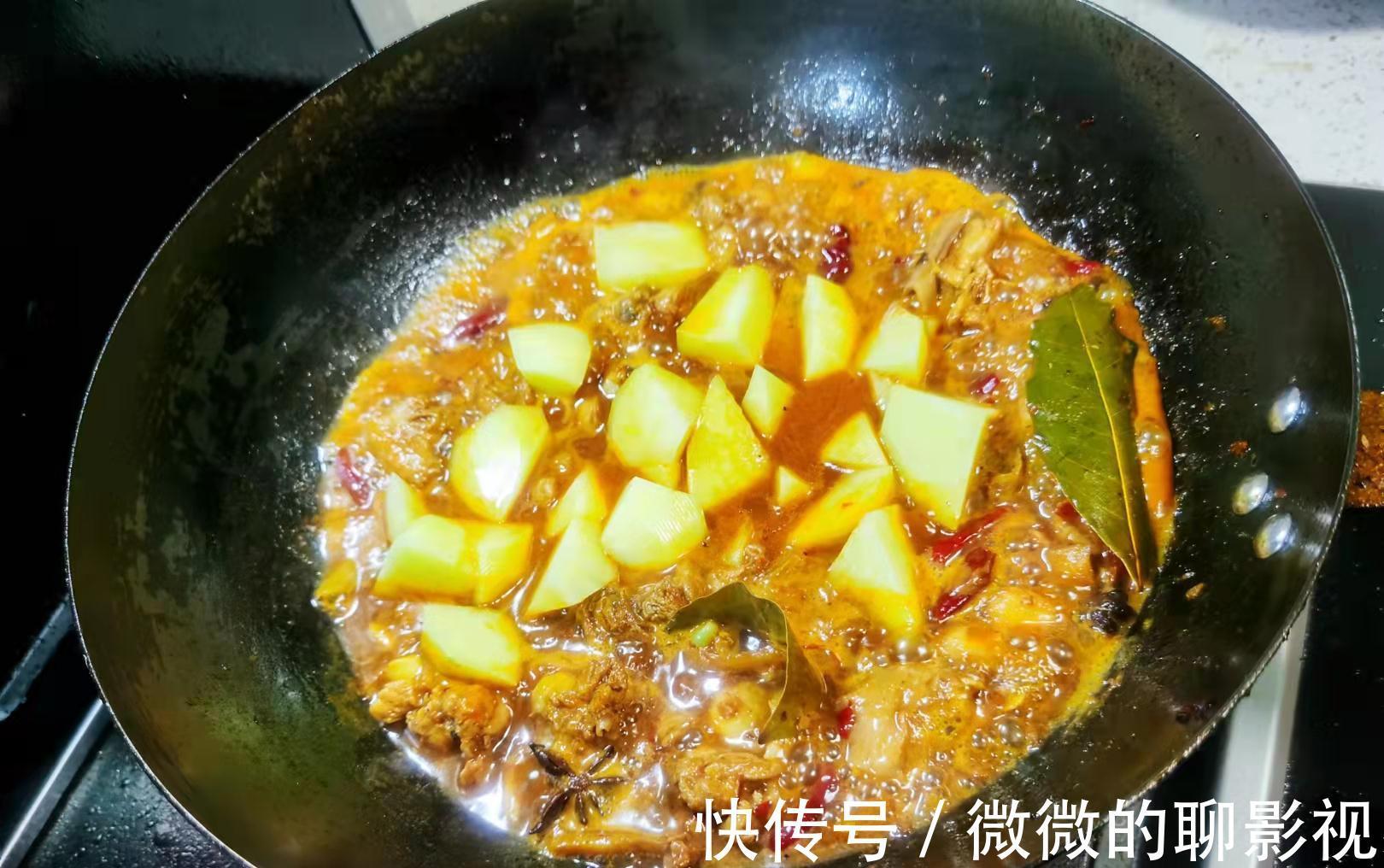 炒鸡肉焯水不焯水？30年大厨教你正确做法，鸡肉鲜香顺口，真美味