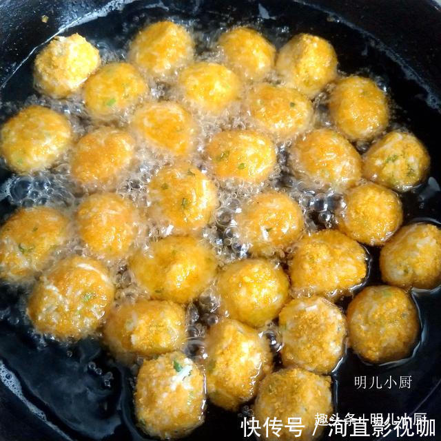 萝卜丸子|秋天,多给孩子做这丸子,2块钱做一盆,健脾养胃孩子常吃胃口好