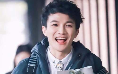 乌克兰 “小太阳”周深:从饱受欺凌到歌坛传奇,他的经历使人心疼