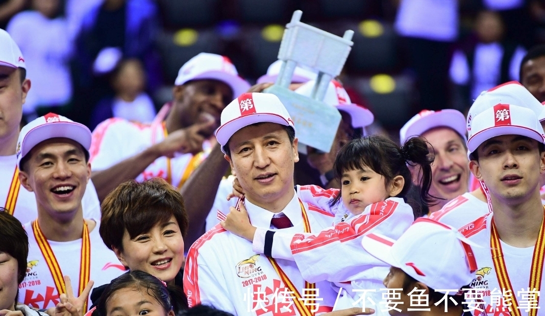 辽宁男篮|不愿活在郭士强阴影下?老叔南下,郭艾伦为何拒绝被叫“大侄子”