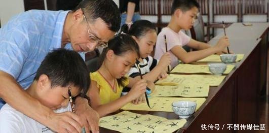 学生|初中生“司藤体”在学校里盛行，学生认为没有约束感，老师却无语