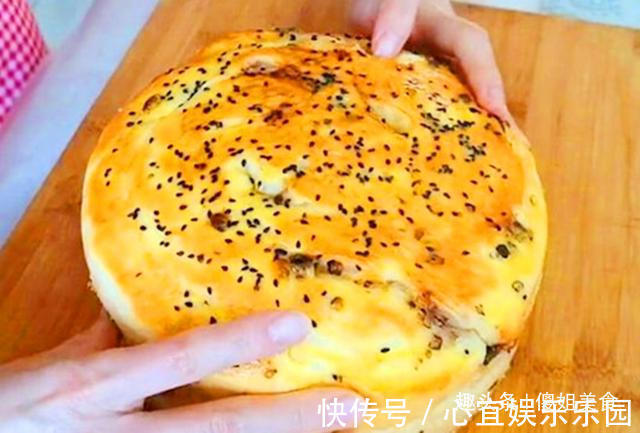 真好吃|1碗面粉2个鸡蛋,教你做懒人面包,不加一滴水,松软香甜真好吃