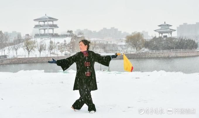  入冬|东营入冬后的第一场雪，雪中温情让人温暖