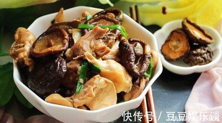 香菇焖鸡|有时间多给孩子做的一道营养食物,孩子常吃养胃,又长大个子