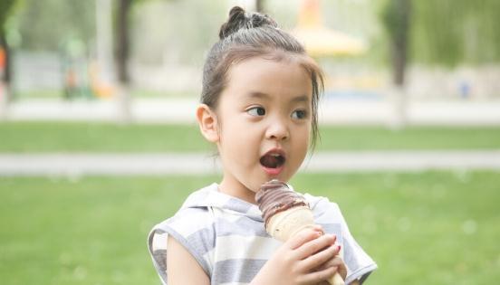 脾虚|7岁孩子因脾虚积食停止发育,提醒各位家长:4种食物少给孩子吃