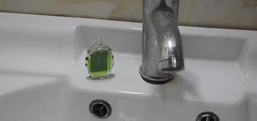 卫生间|家里有风油精的都该看看,好多人还不当个事,看后抓紧转告家里人