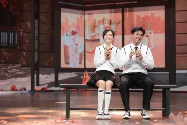 退出 谢娜被曝退出《快本》,微博认证引争议,她发文表态