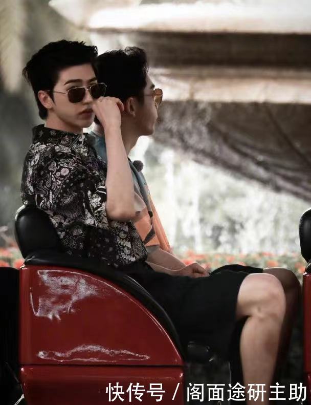 蔡徐坤|baby现身三亚录制节目,辟谣退出跑男传闻,击破退出跑男的谣言