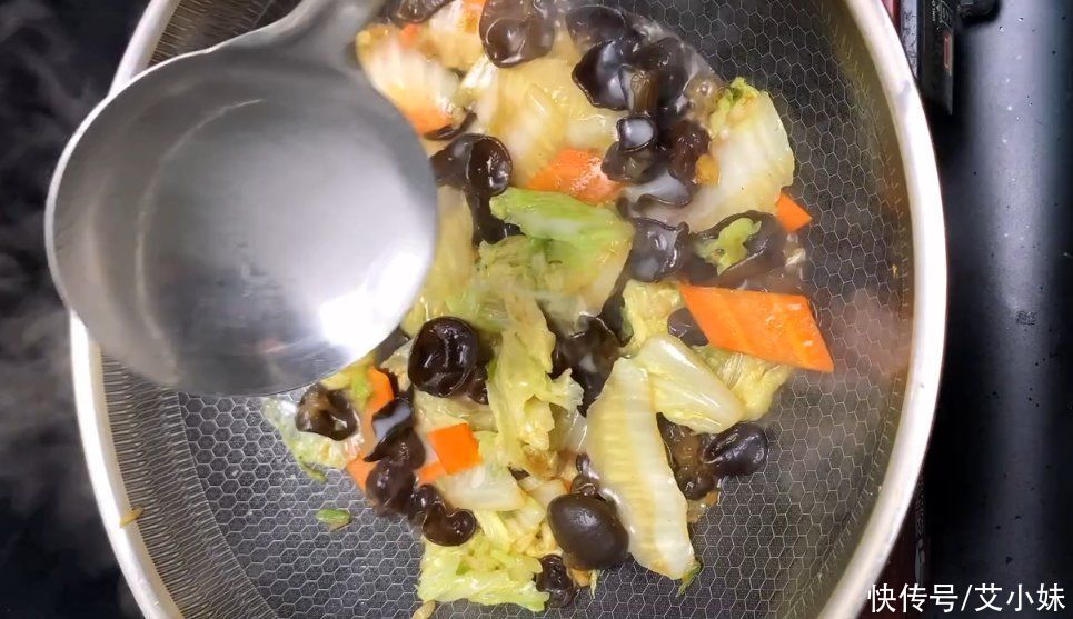 白菜要是这样做，就是最好吃的家常菜了，天天吃都吃不够