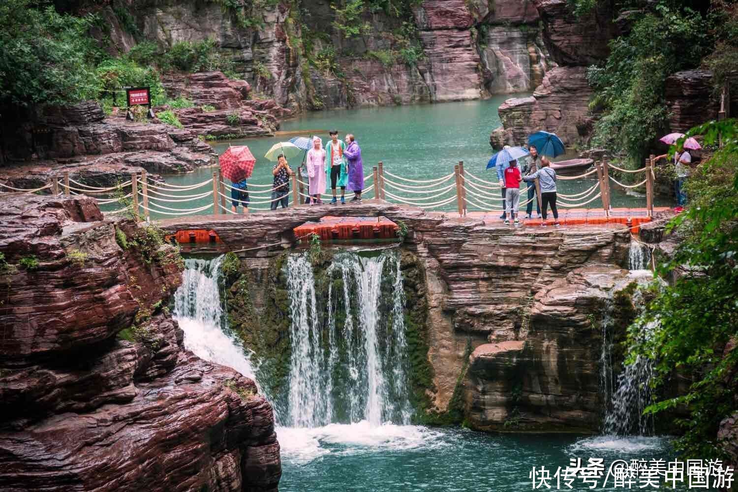 榆林|畅游红石峡景区，河水穿峡，峡谷幽深，摩崖石刻，蔚为壮观