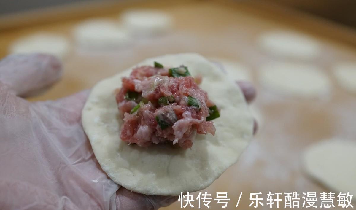 生煎包|生煎包外焦里嫩，汤汁丰富，一口享受，两口美味