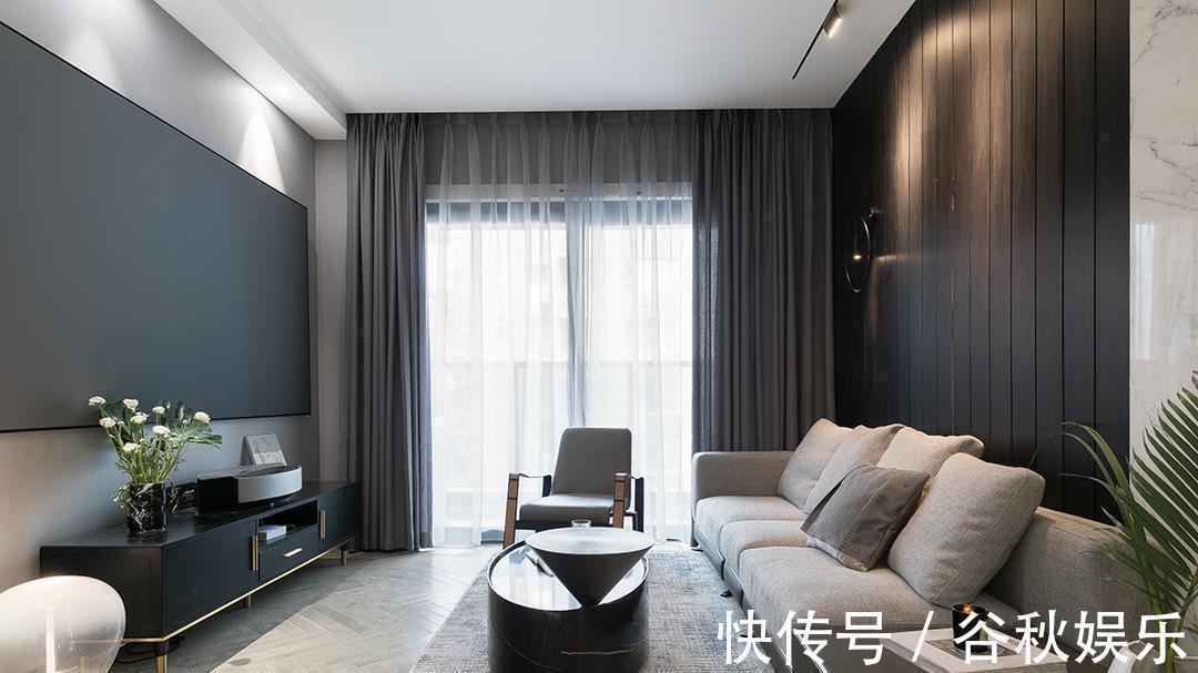 衣帽间|单身女青年的家,客厅选择超大电视机,让客厅瞬间变成影音室