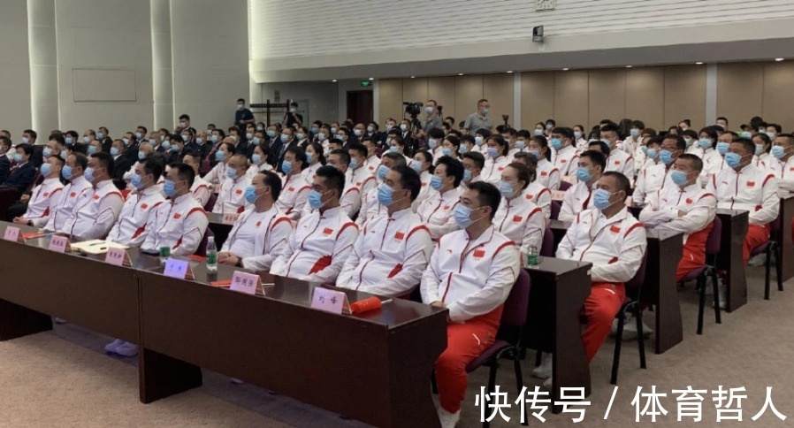 金牌|人民日報發(fā)布中國隊奧運(yùn)會海報！中國女排1姑娘占C位，真給力