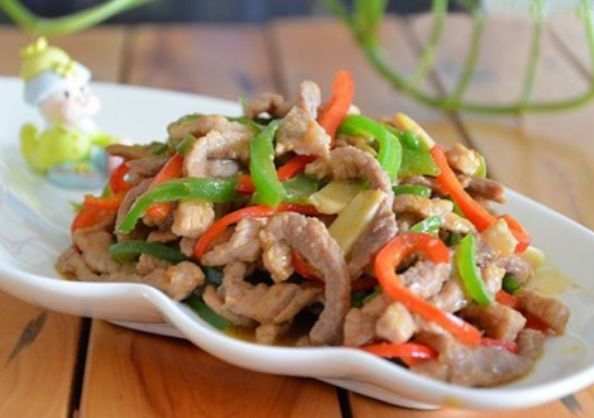 炒肉丝，直接下锅炒是大错！教你1招，嫩滑多汁又入味，还不粘锅