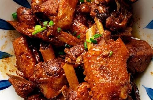 好吃到连汤汁都不剩的家常菜，鲜美又香辣，特别开胃解馋，美味！