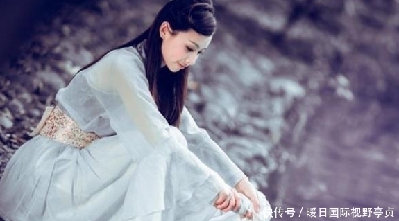 千古趣味对联!上联:“一穷二白三餐不定”, 下联难倒了很多人