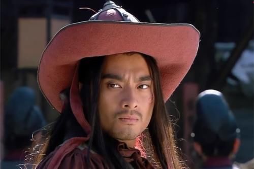 花荣|此人兵器重达五十多斤,曾恶战鲁智深和秦明,最终倒在花荣箭下