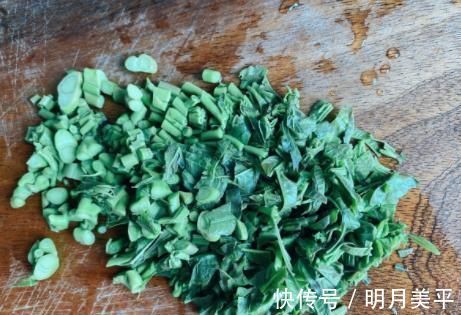 鸡蛋饼|23块钱一斤,再贵也要吃,和鸡蛋搅一搅做早餐,香软营养高