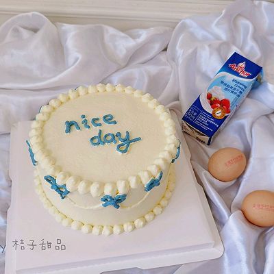 简约款小清新奶油蛋糕