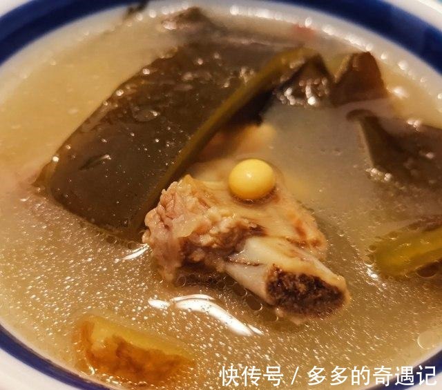凤梨|海带排骨汤,一款很适合夏天喝的汤!