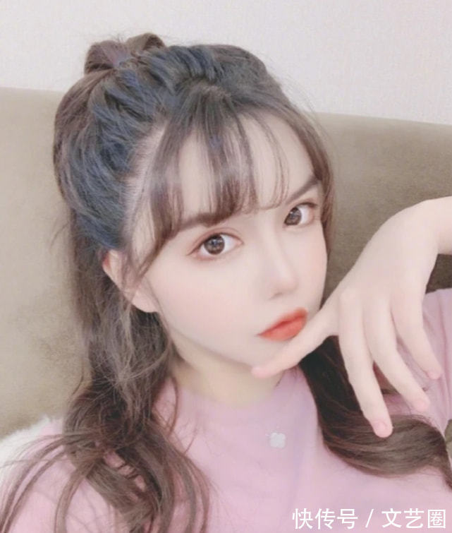 韩安冉医院输液画面曝光,面色苍白腿一直抖,妈妈透露其快出院了