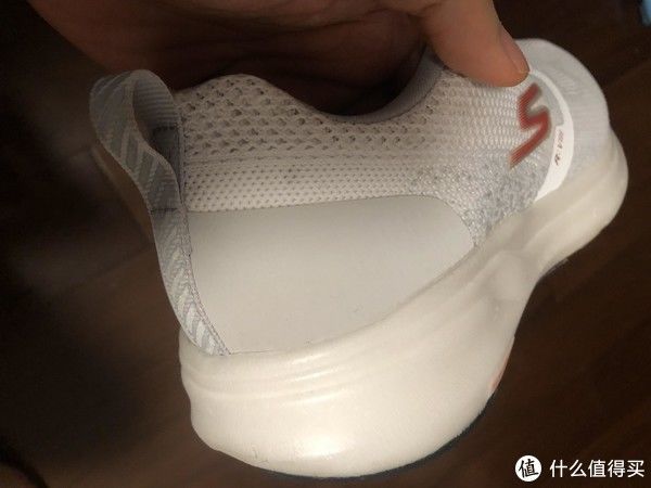 透气性|斯凯奇 GoRun Ride 8 hyper – 可能是300左右最能打的跑鞋