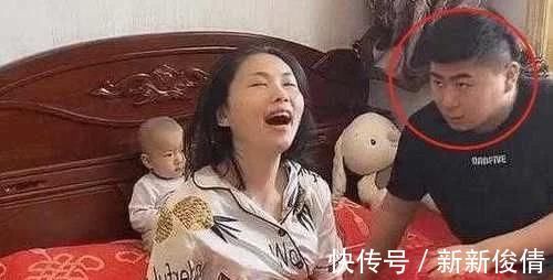 宝宝|一家三口睡觉照片曝光,爸妈熟睡宝宝坐一旁,宝宝这家长真难带