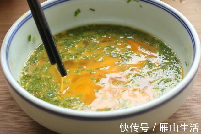 鸡蛋饼|比手抓饼简单,比油条健康,简单易做,早餐吃太好了,家人都爱吃