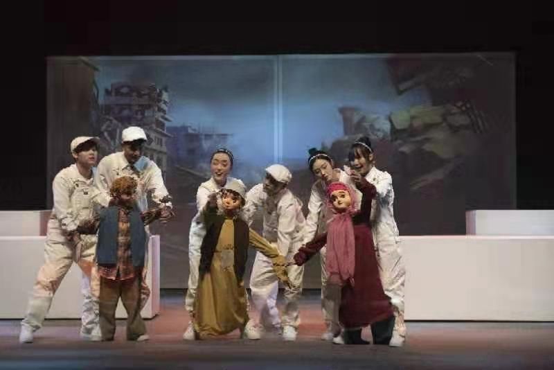  和平|这是一页战争与和平的散文诗，多媒体木偶剧《海关》展现小木偶的大格局