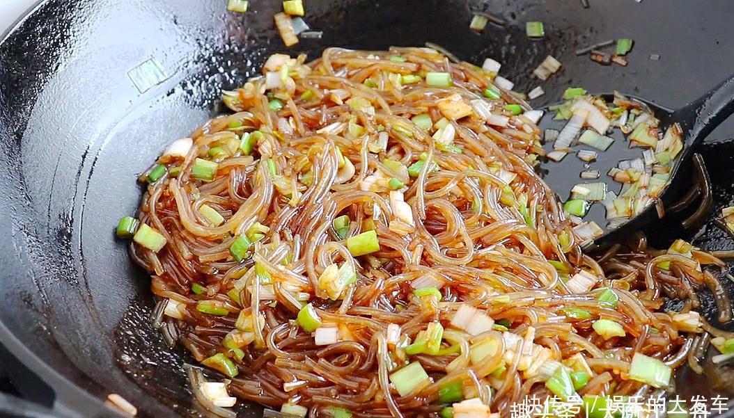 塌陷|蒸包子,记住不要直接上锅蒸,大厨教你一招,包子蓬松暄软不塌陷