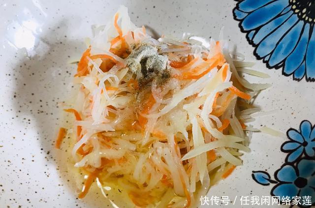 要用到|煎蛋也能玩出花样,健康美味的“鸟巢煎蛋”,超有新意早餐必备