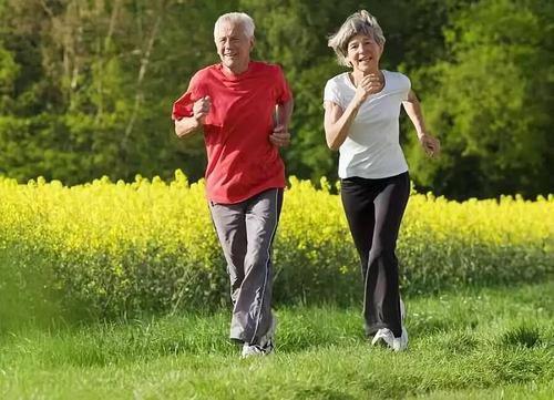 碳水化合物|高血脂的不能吃面条提醒若想血脂慢慢降,2种素食也不能多吃