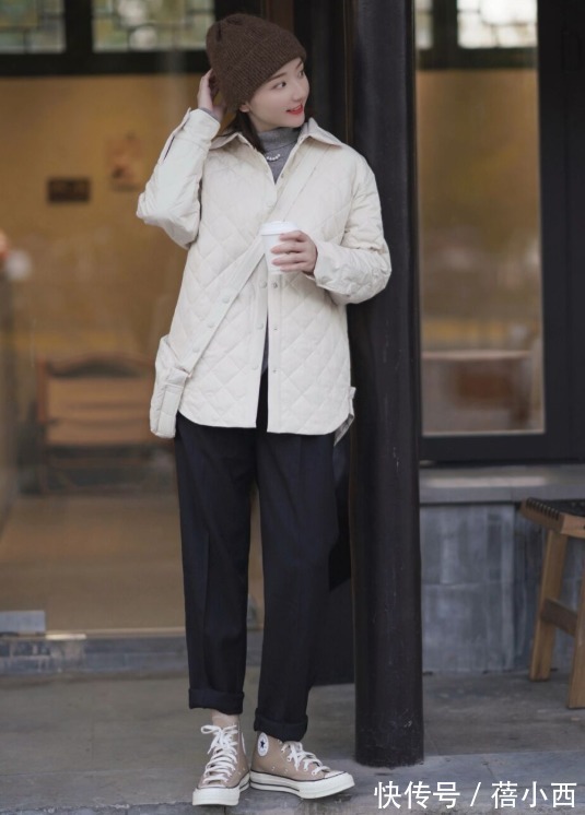 搭配|阔腿裤已烂大街了,现在流行“烟管裤”,这样穿搭腿粗胯宽都有救