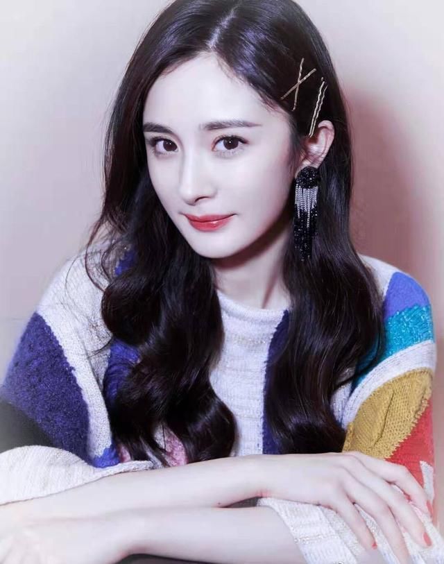 脸上有这4个“特征”的女生,一般颜值都高,中两个以上躲着笑吧