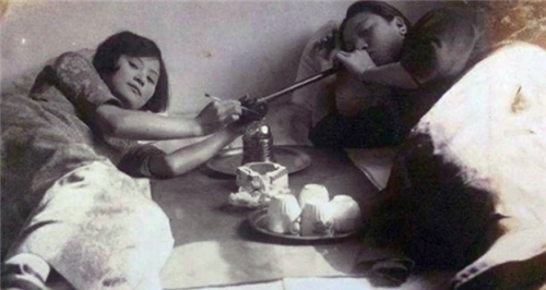 晚清红尘女子旧照:确实漂亮,个个多才多艺,跟清宫戏里截然不同