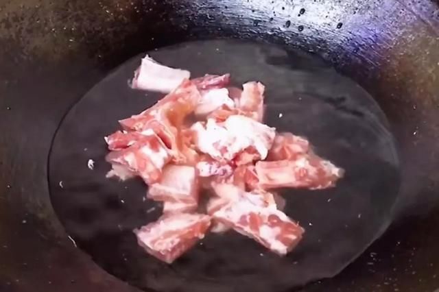 排骨|夏季，经常熬夜要多喝这汤，3样食材简单一煲，汤鲜味美，还下火