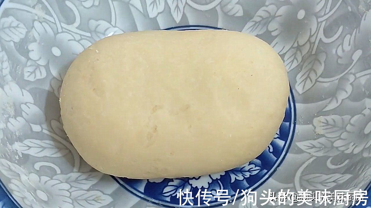 5块钱一斤的手指饼，2碗面粉1个鸡蛋，教你在家做，香酥可口