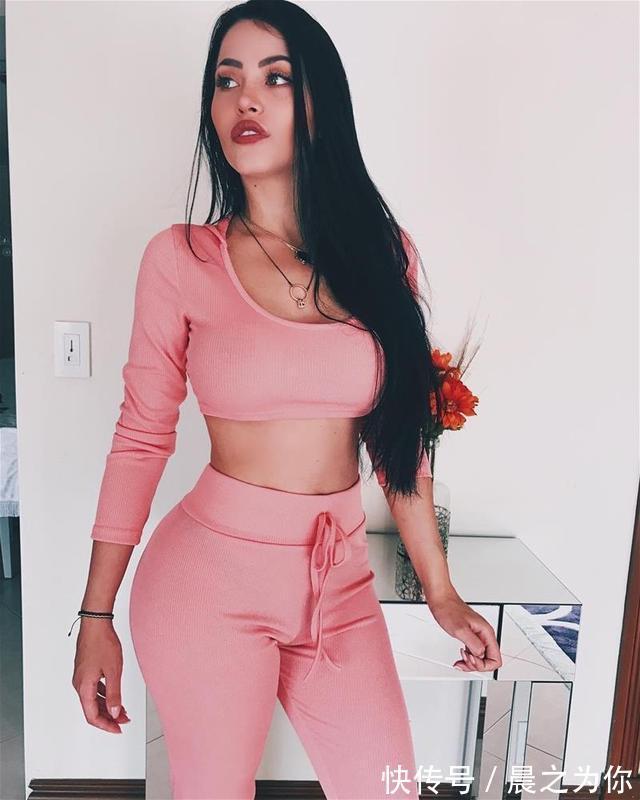 地面|“巴西美臀小姐”亚军，真正的S型身材，圈粉无数，3个动作来塑造