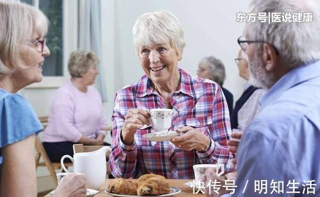 热水泡脚|女人不想更年期太难“熬”，到了40岁，五件事坚持做好处想不到