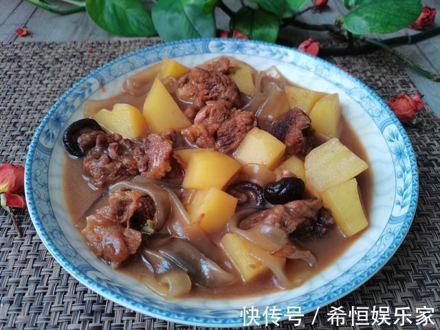 小米山药粥|瞧瞧我们老两口和孙女的晚餐,都是家常菜,却吃得美美哒