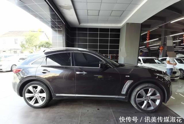 变形|报价15万的英菲尼迪FX35，内饰破烂大梁变形，妹子敢上车？