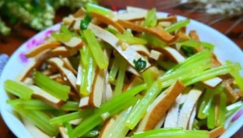 延缓衰老|女性可以坚持吃三种食物,排毒养颜、延缓衰老,早吃早受益!