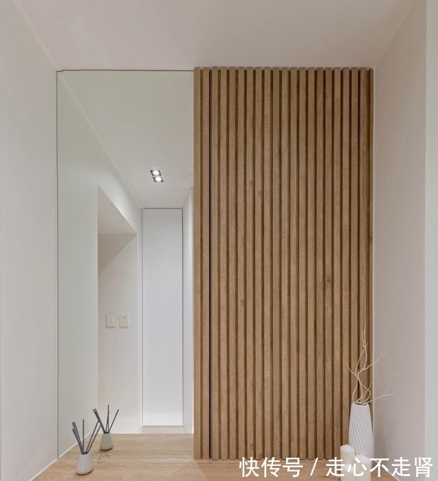 别致|99㎡的家境界不一般,入户造景美得移不开眼,把家布置得别致雅观