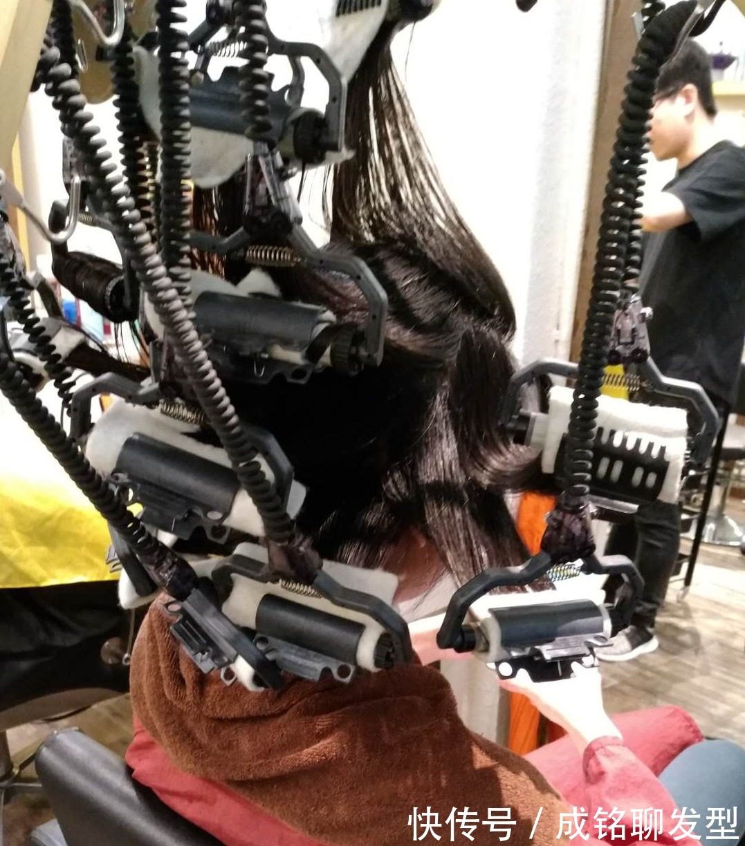 一个月|烫发一个月后头发就直了,烫发能保持多久?了解这三点烫发不迷路