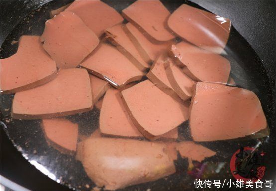 铲子|炒猪血时，马上下锅就错了！牢记这一招，猪血嫩滑无腥味