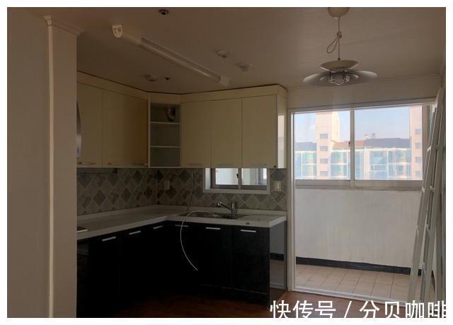 卫生间门|进门无玄关?试试她家的方法,还能多出一个餐厅,实用又耐看!