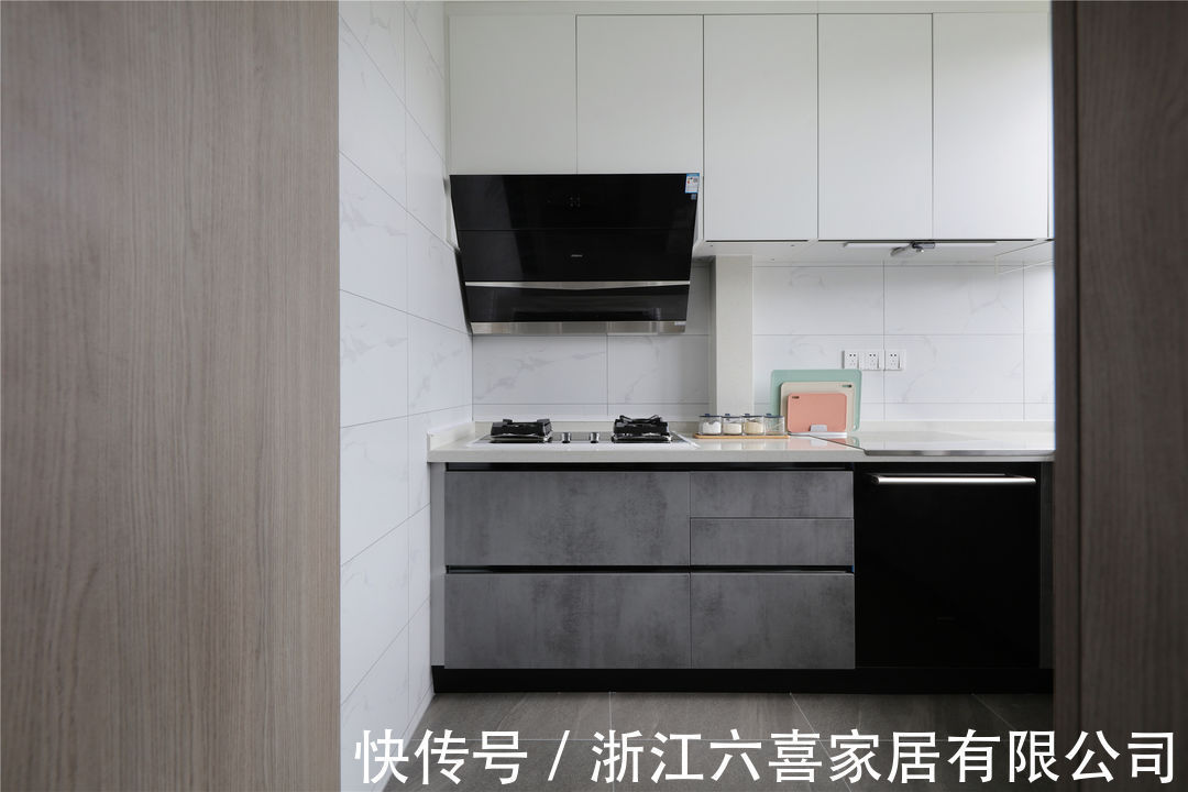 衣帽间|155平花半天也四室住宅公寓装修，三代人的生活，最美的“全家福”